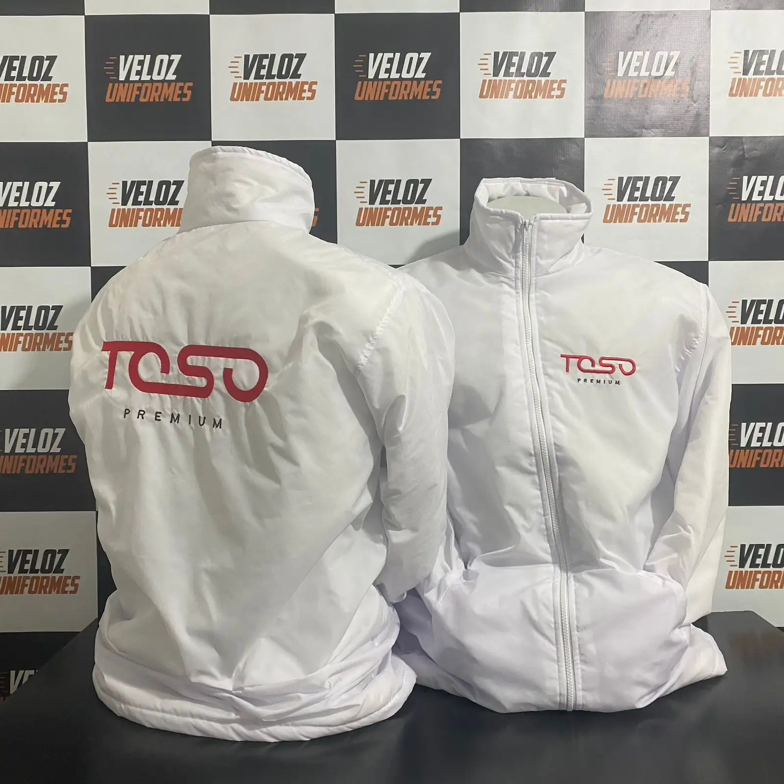 Jaquetas e corta-vento personalizados com logo — Veloz Uniformes