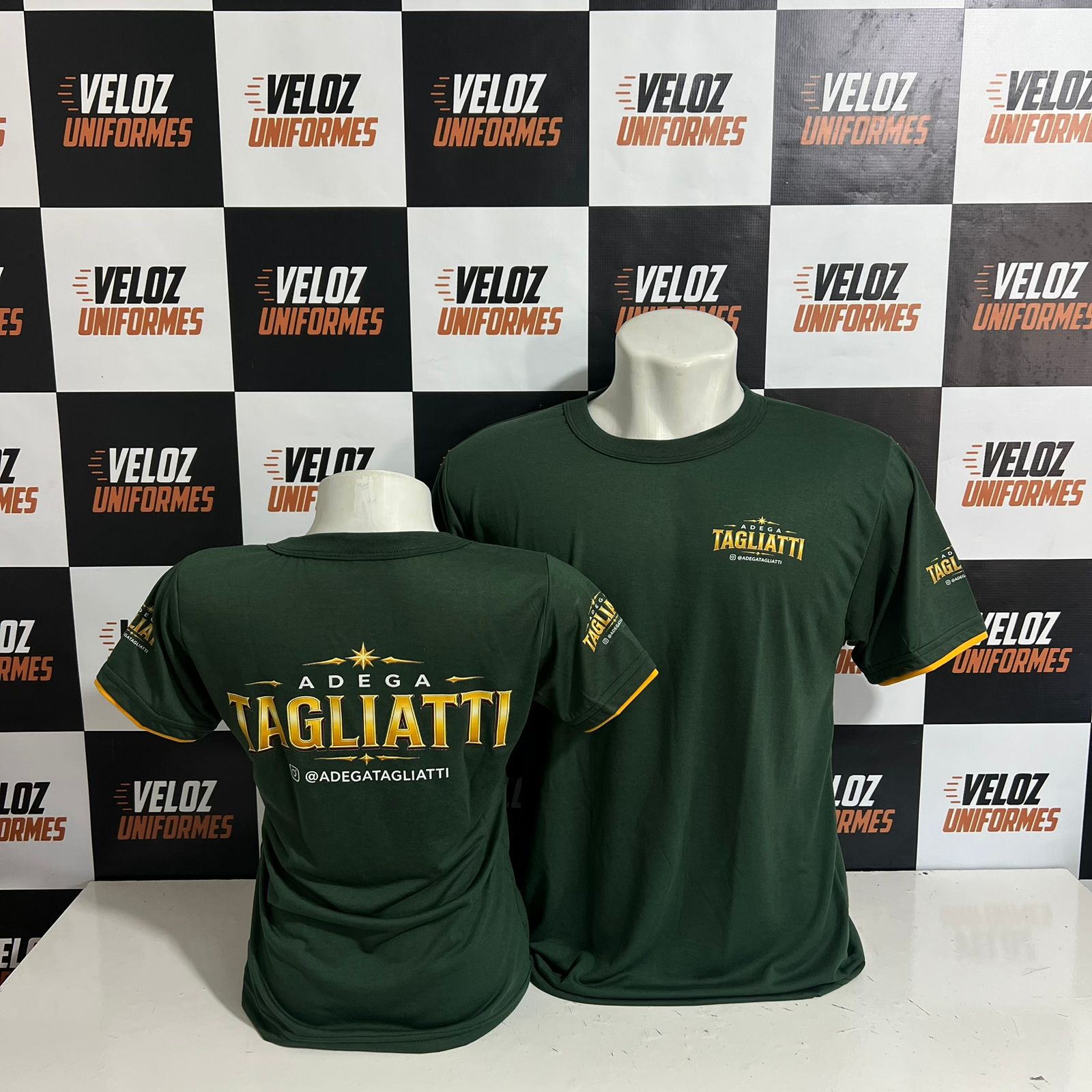 Camiseta verde adega Tagliatti personalizada